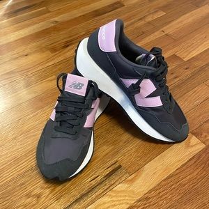 Brand new New Balance 570 tennis shoes - charcoal and lavender size 7